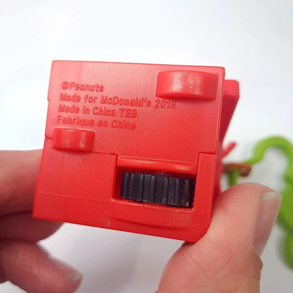 McDonalds Happy Meal Toy Snoopy Flying Ace Red Baron Dog House Peanuts 2018 clip
